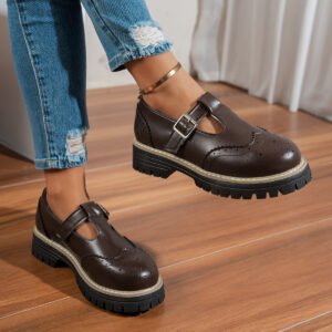 Retro British-style Hollow-out Buckle Pumps