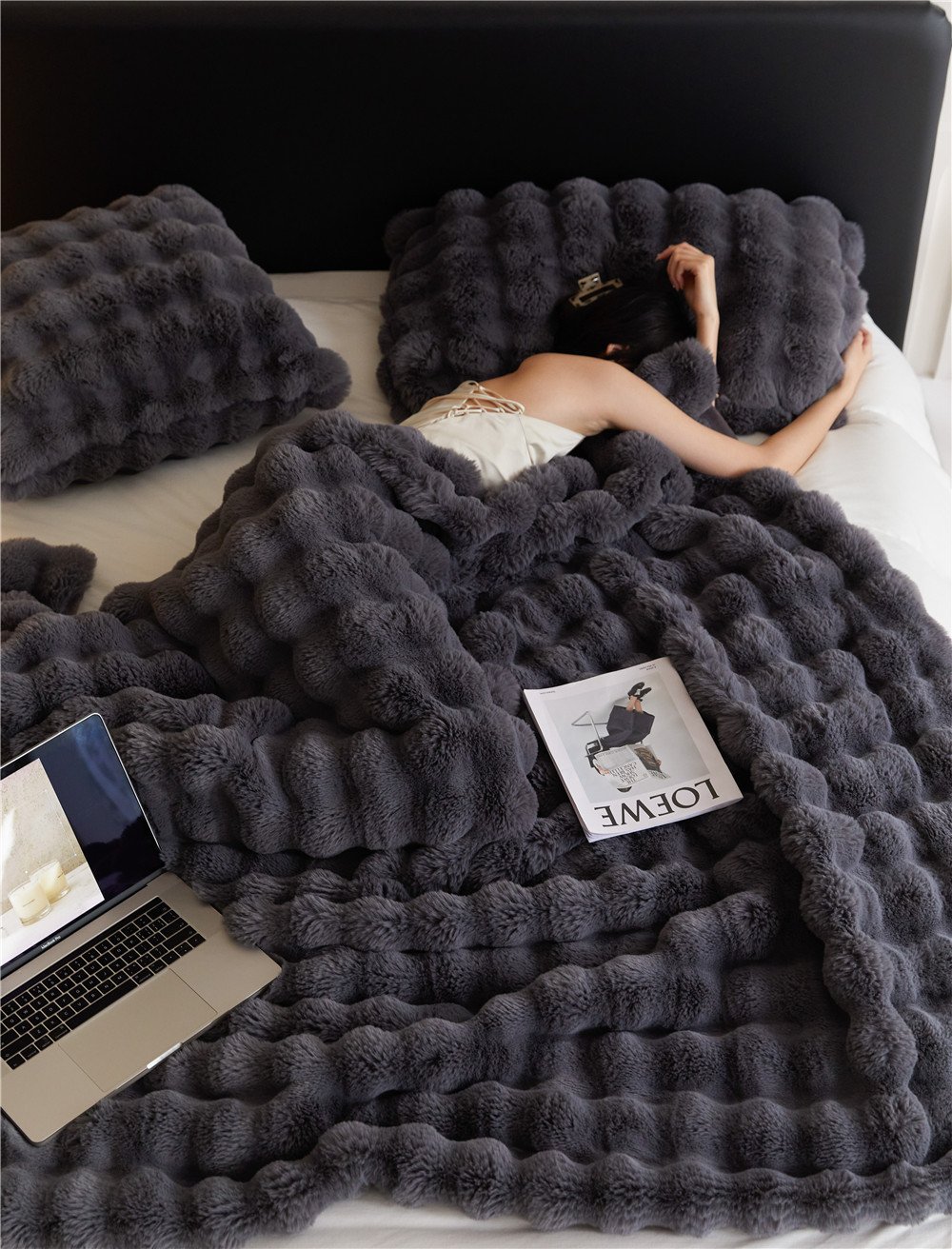 Polyester Carpet Rabbit Bubble Velvet Thickened Nap Blanket Quilt - Image 6