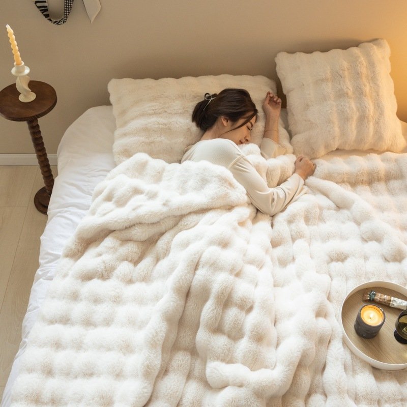 Polyester Carpet Rabbit Bubble Velvet Thickened Nap Blanket Quilt - Image 8
