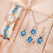 A Stylish And Adaptable Women'S Quartz Wristwatch with a Heart-Shaped Strap, Accompanied by a Jewelry Set - Image 10