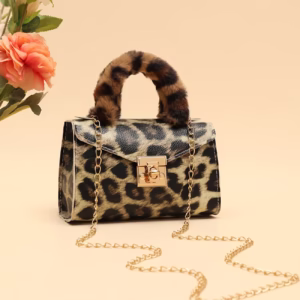 Autumn And Winter Fashion Soft Plush Chain Crossbody Bag for Daily Shopping, Made of Wool Material, Wrist Lock, Animal Pattern, Hand-Held Small Square Bag