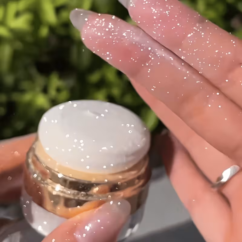 Flower Snow Burst Glitter Highlighter Powder-Soft Is a Lightweight, Shimmering Pat Powder That Adds a Sparkling Finish to Both Face and Body-including Collarbones, Skin, Hair, and Clothing. It Provides a Sheer Wash of Light-reflecting Coverage