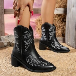Small Pointed-toe Totem-decorated Short Boots