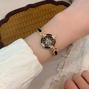 1pc Elegant Small Dial Silver & White Dial Quartz Watch For Women, Round Dial, Suitable For Students/Adults/Gifts/Parties/Ladies
