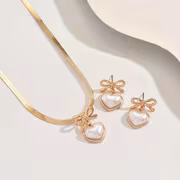 2pcs New Temperament Elegant Ladies Jewelry Set Necklace Earrings Fashion Golden Flat Snake Chain Geometric Imitation Pearl Heart Pendant Stitching Design Clavicle Chain Daily Holiday Four Seasons High-End Gift Additions - Image 4