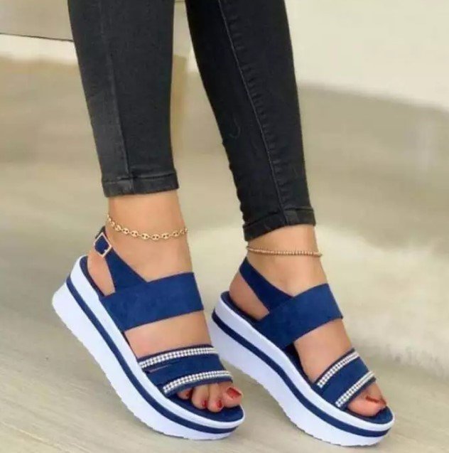 Large Size Thick Bottom Women's New Rhinestone Sandals - Image 4