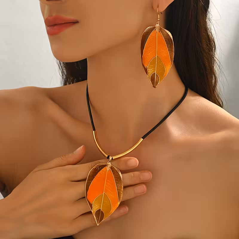 Women' Bohemian Plated Leaf Necklace & Earrings Set - Layered Choker Suitable for Daily Wear, Parties, Vacations, Gift - Retro Tube Pendant for - Wear, Year-Round Versatile