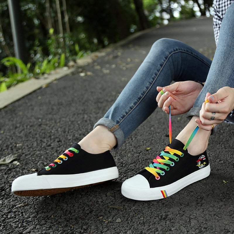 Classic canvas shoes - Image 3