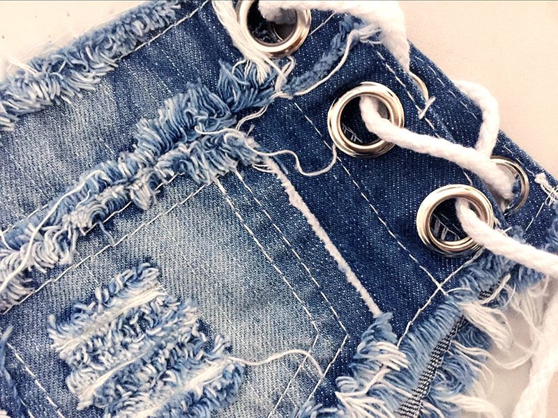 Women's denim shorts - Image 3