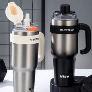 Large-capacity Insulated Stainless Steel And Ceramic-lined Water Bottle With A Straw