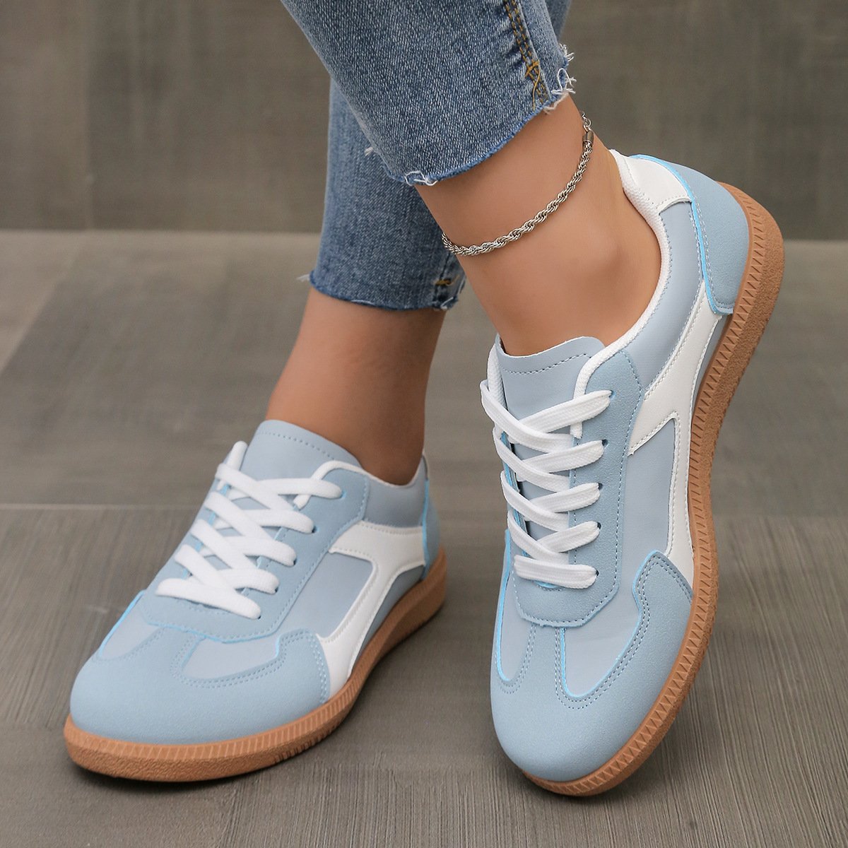 Autumn New Style Flat-Soled Casual Outdoor Non-Slip Lace-Up Lightweight Sneakers For Women - Image 2