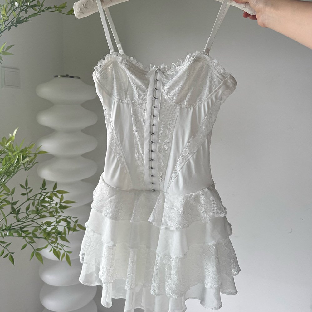 Sexy Lace Pure Yet Alluring Figure-hugging Strapless Slip Dress - Image 3