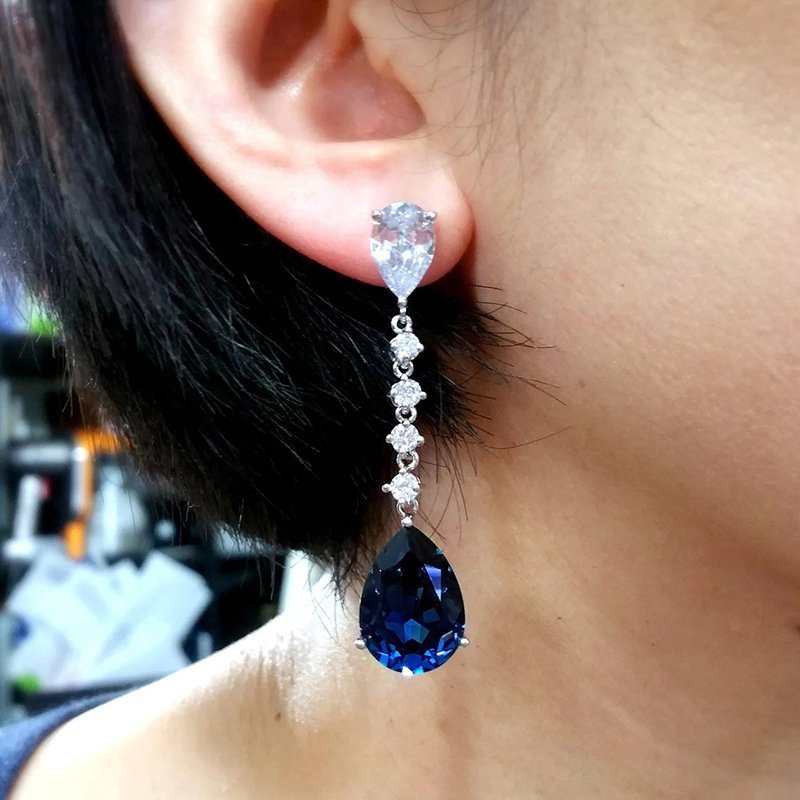 European And American Style Light Luxury Strip Water Drop Earrings Women - Image 3